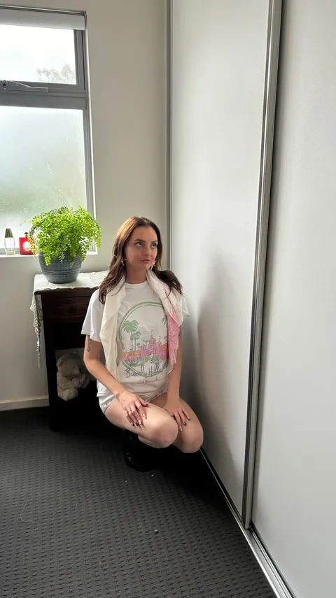90s Beverly Hills Hotel & Bungalows Rare Washed White T-Shirt - Image 4